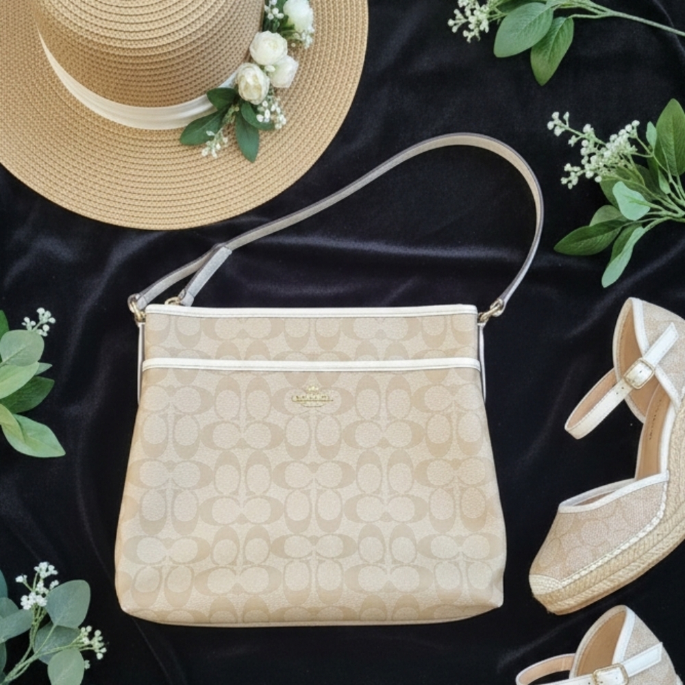 Coach Crossbody - Picture 1 of 16